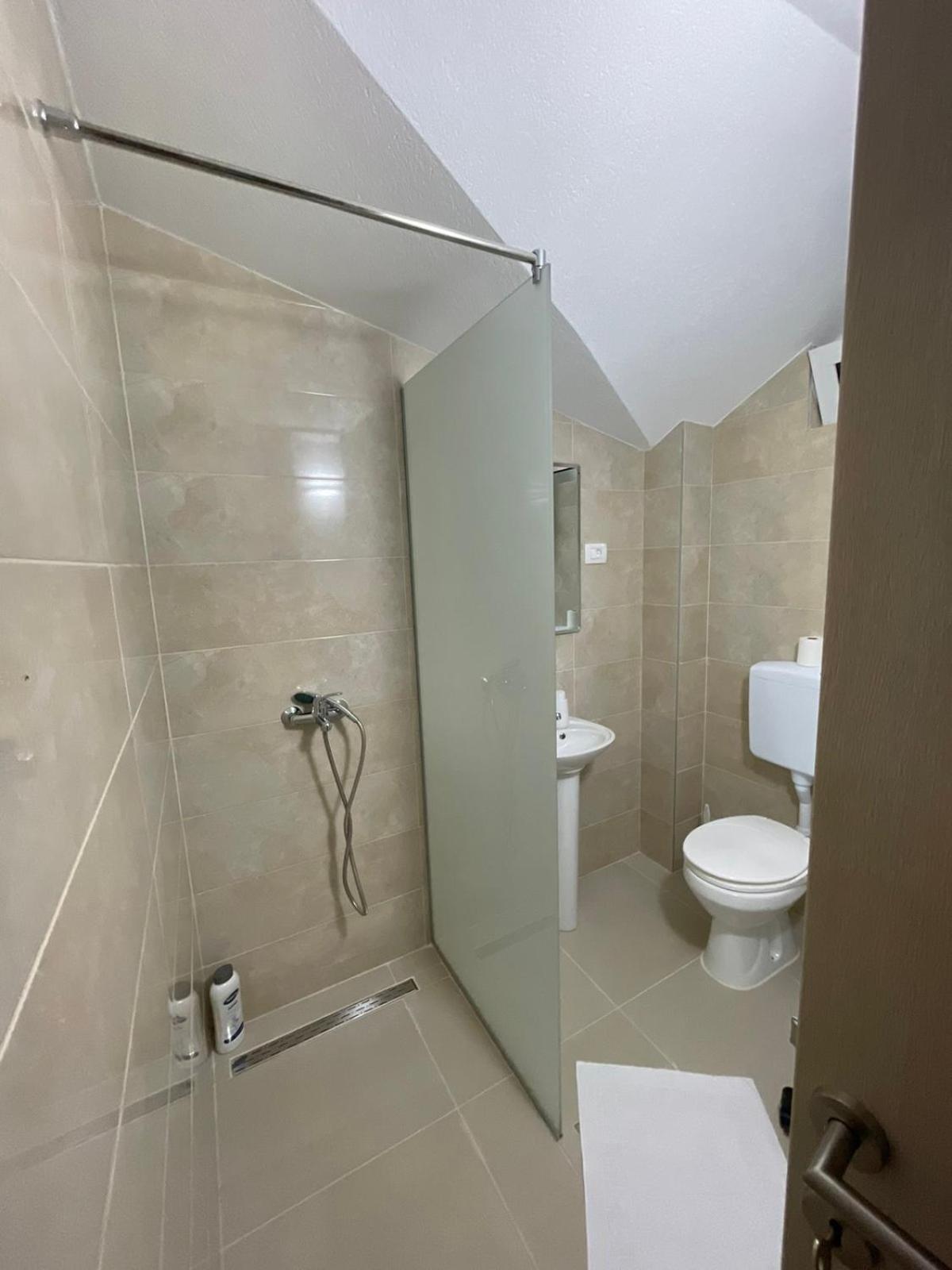 Apartments Zejak Mitrovici  ภายนอก รูปภาพ