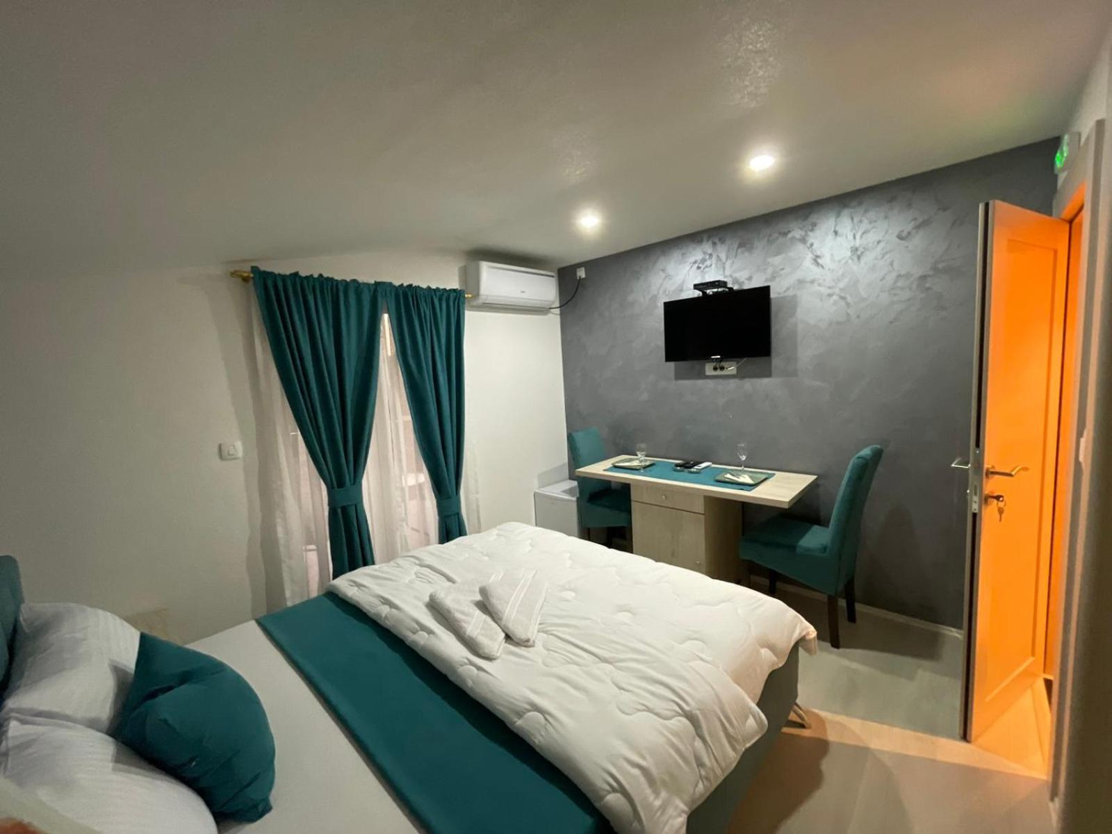 Apartments Zejak Mitrovici  ภายนอก รูปภาพ