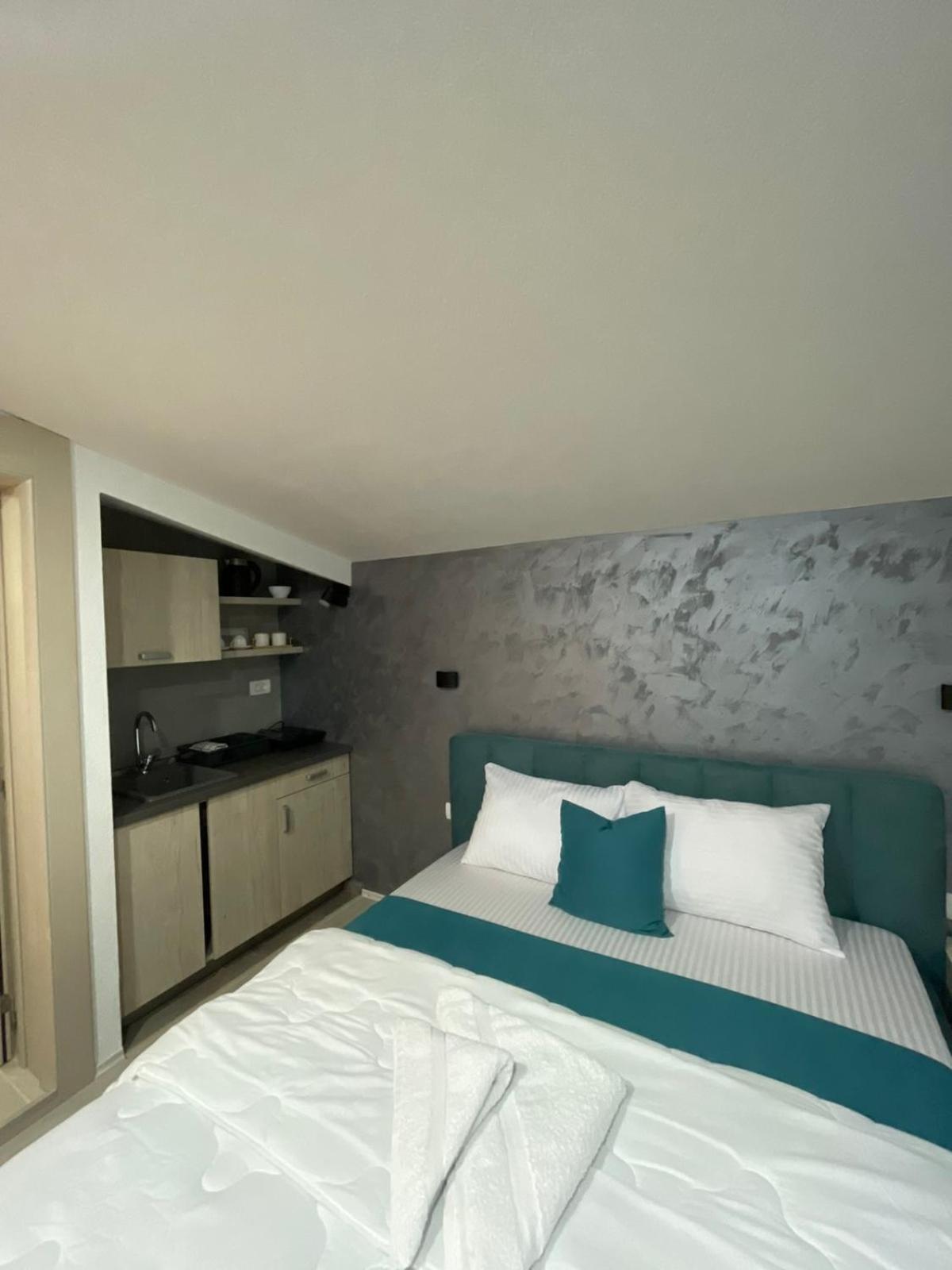 Apartments Zejak Mitrovici  ภายนอก รูปภาพ